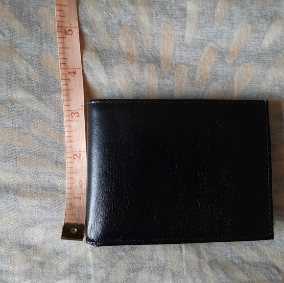 Men's NWOT genuine leather wallet. - Picture 12 of 12
